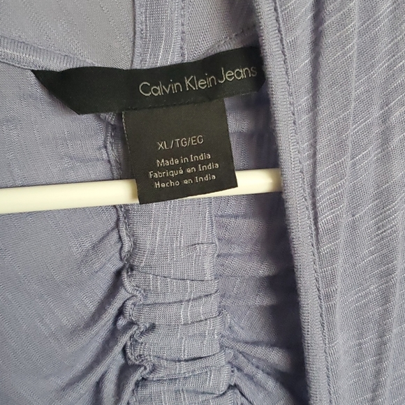 Calvin Klein - Picture 2 of 4